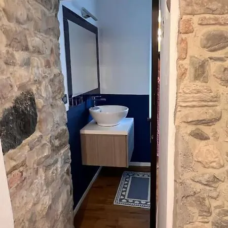 Con Vista Collina Fornovo Di Taro Lägenhet